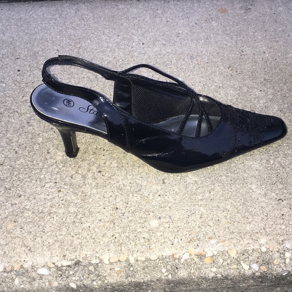 Shoes - Picture 7 of 8